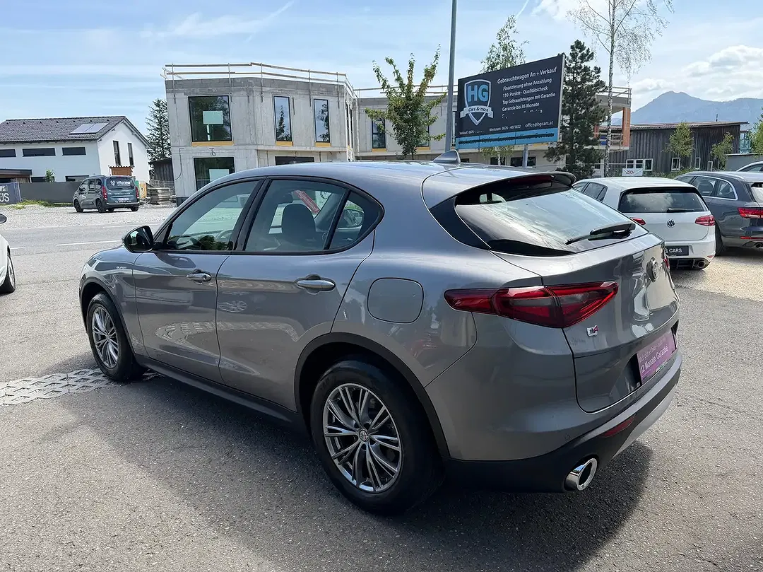 Alfa Romeo Stelvio - Thumbnail 5