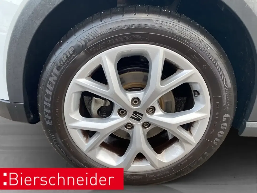 SEAT Arona - Thumbnail 4