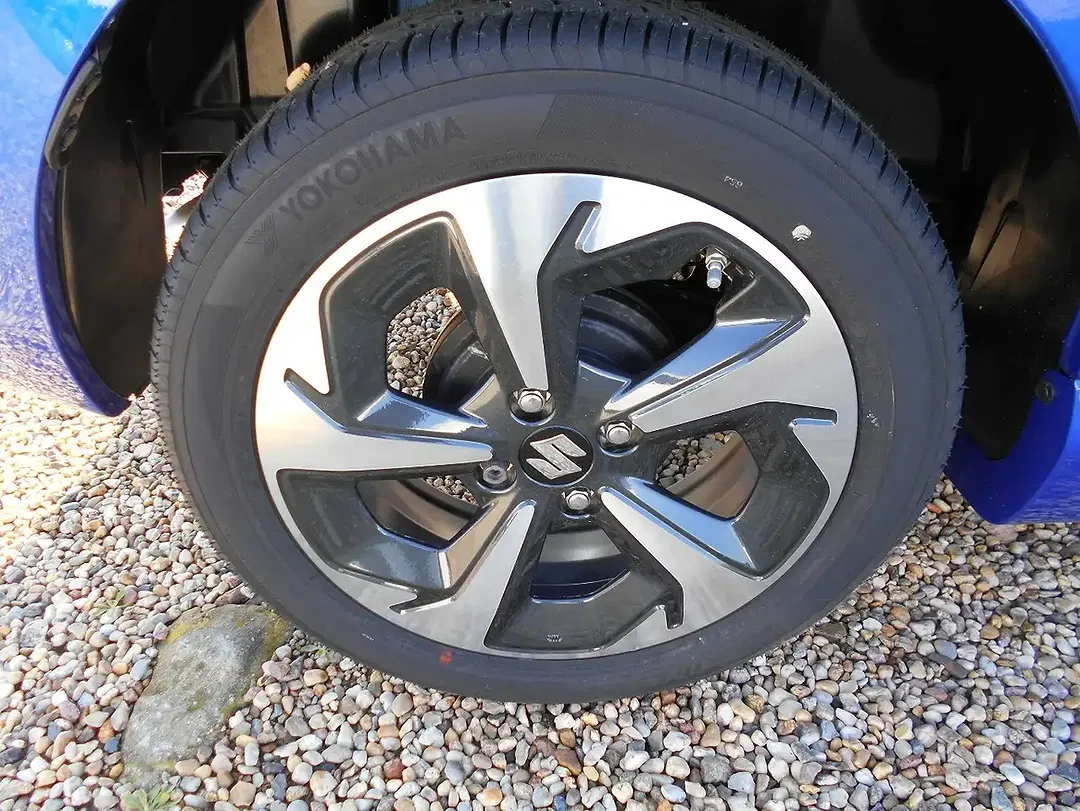 Suzuki Swift - Thumbnail 6