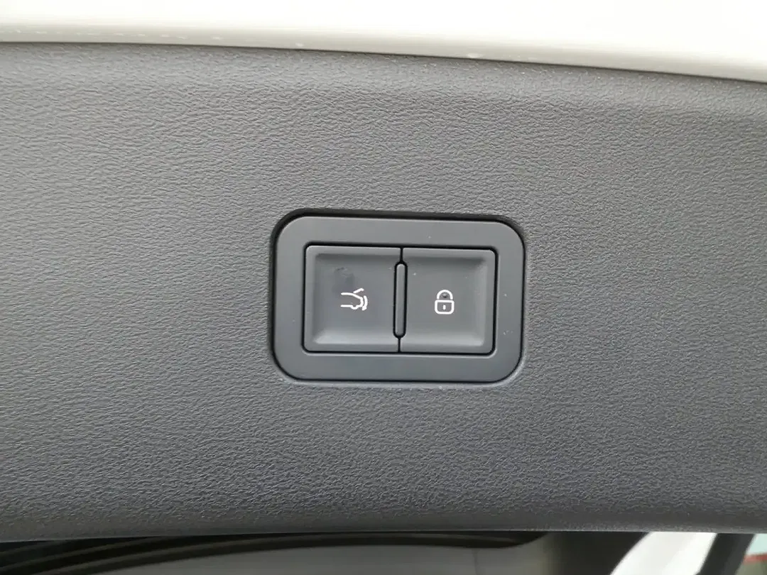 BYD Seal 6 - Thumbnail 12