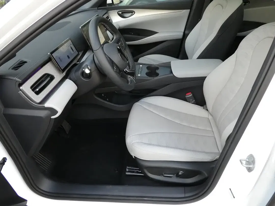 BYD Seal 6 - Thumbnail 7