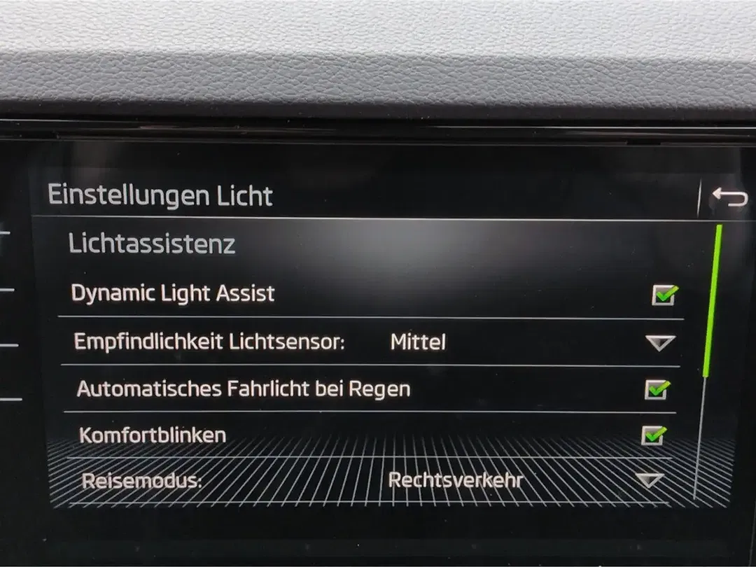 Skoda Karoq - Thumbnail 14