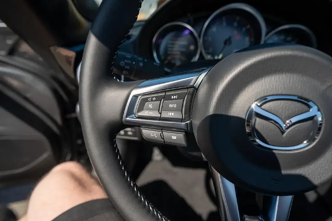 Mazda MX-5 - Thumbnail 12