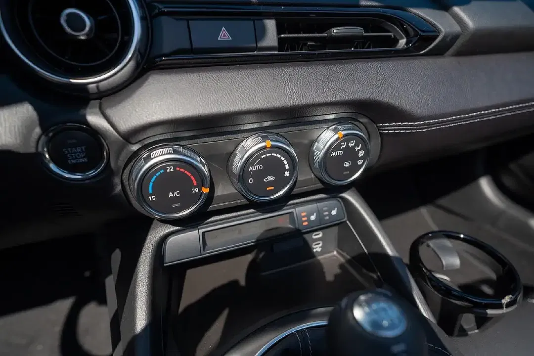 Mazda MX-5 - Thumbnail 13