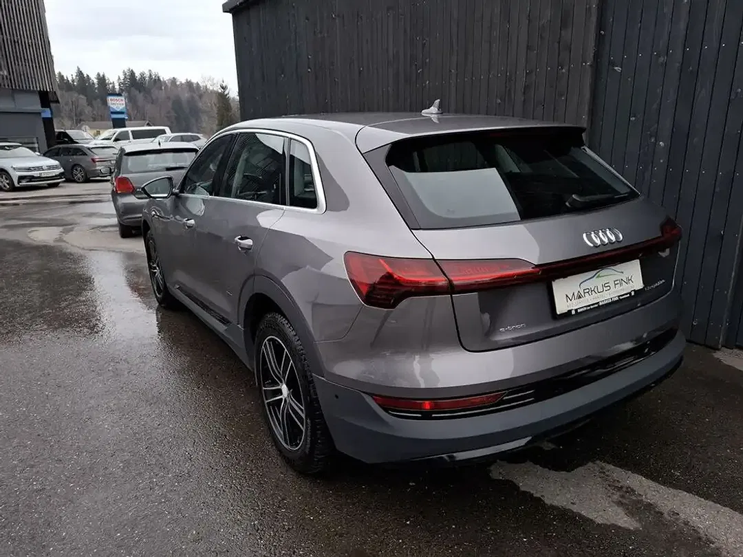 Audi e-tron - Thumbnail 3