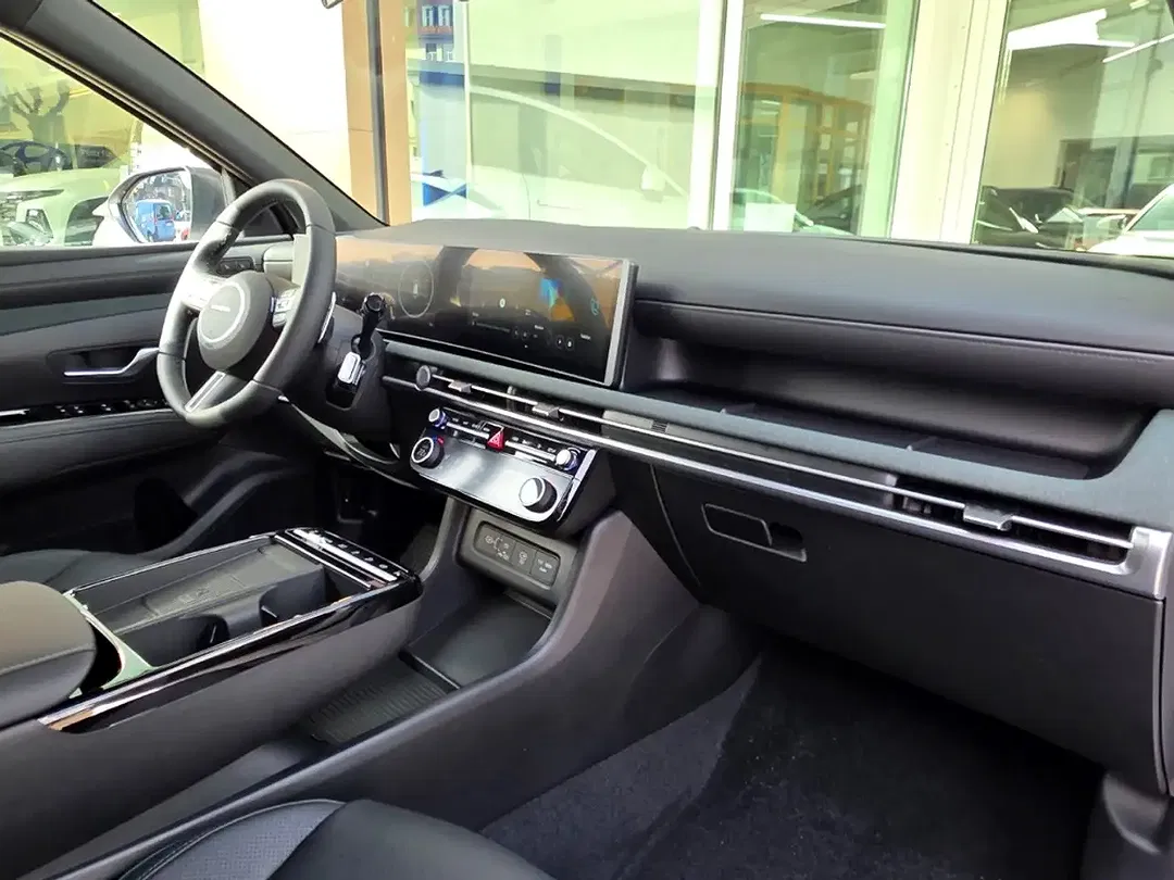 Hyundai TUCSON - Thumbnail 12