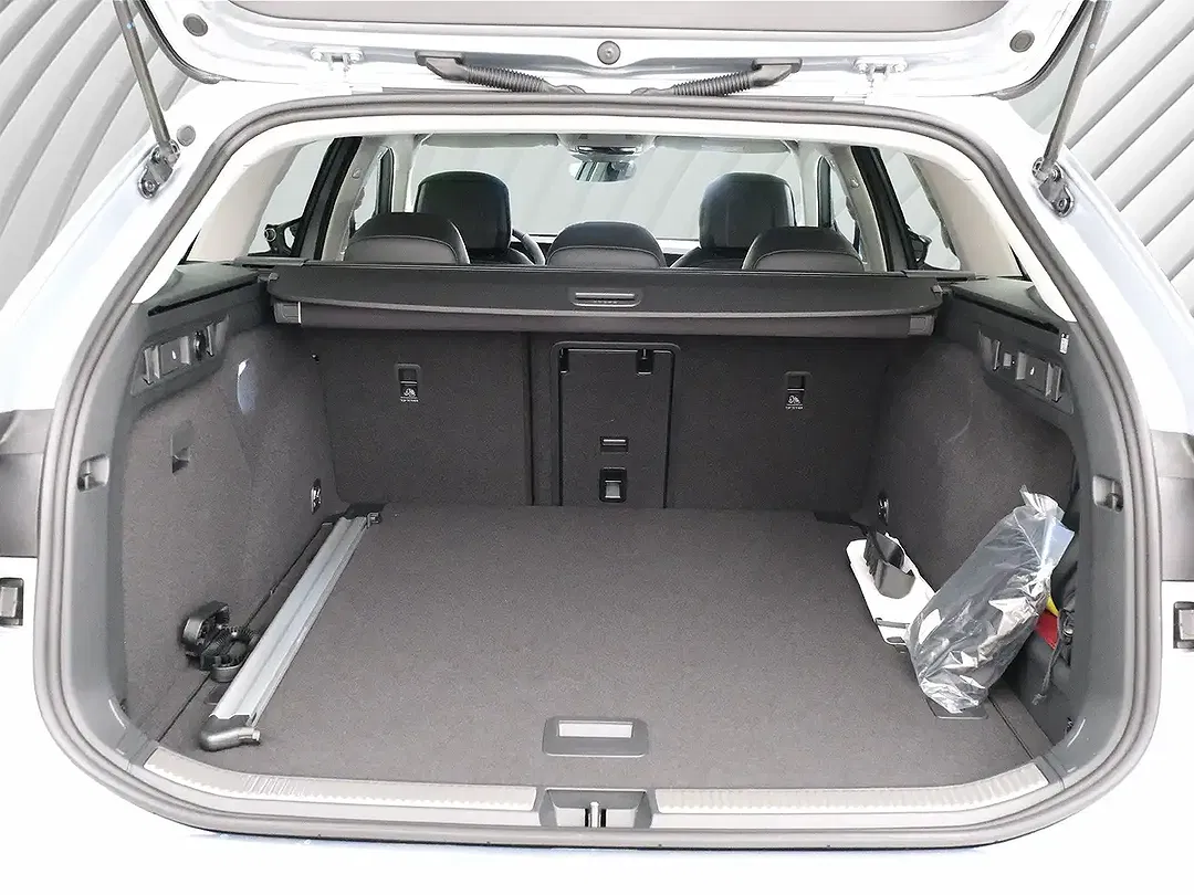 Volkswagen Passat Variant - Thumbnail 4
