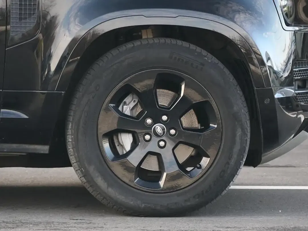 Land Rover Defender - Thumbnail 6