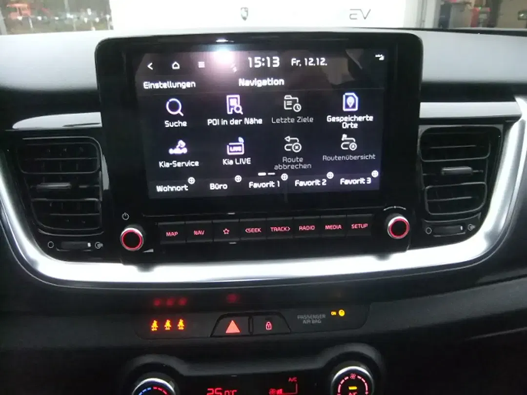 Kia Stonic - Thumbnail 3