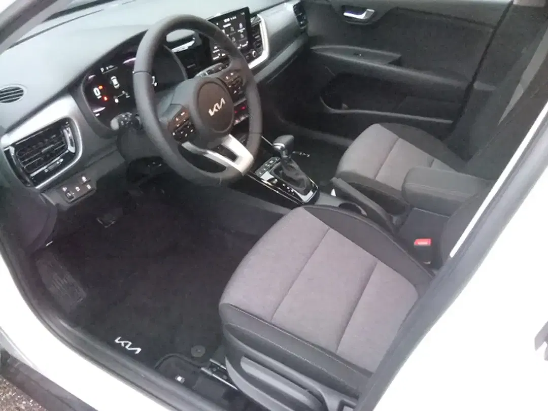 Kia Stonic - Thumbnail 6