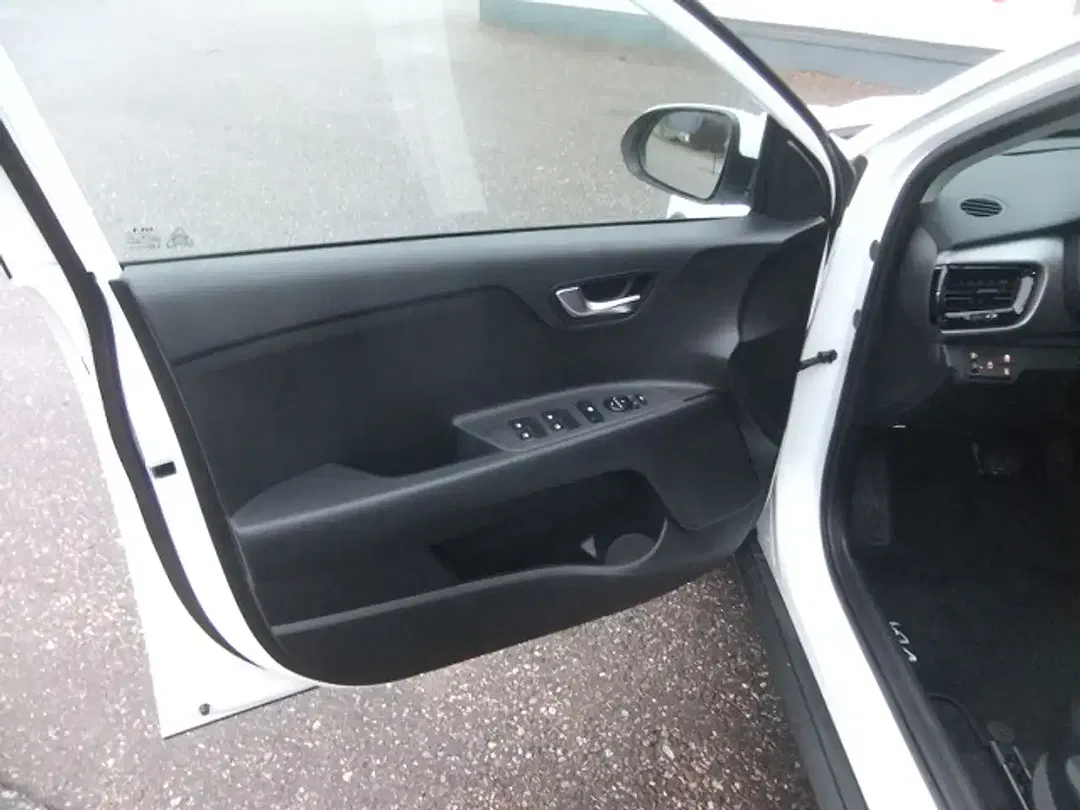 Kia Stonic - Thumbnail 7