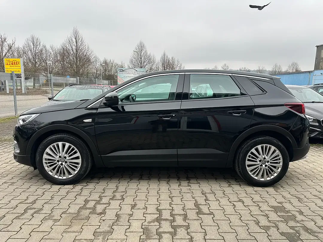 Opel Grandland X - Thumbnail 2