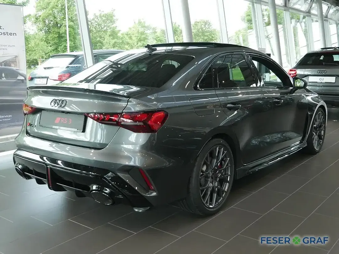 Audi RS3 - Thumbnail 2