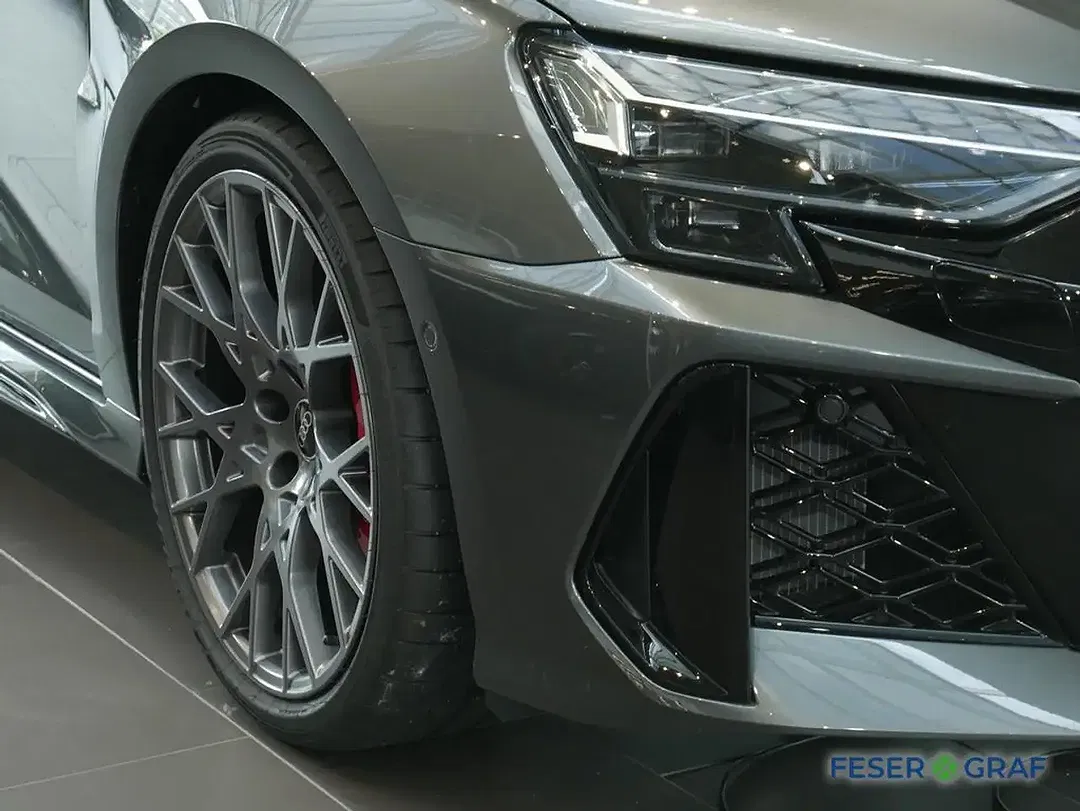 Audi RS3 - Thumbnail 1