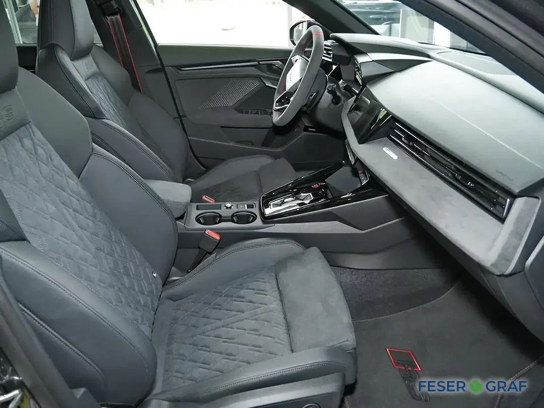 Audi RS3 - Thumbnail 4