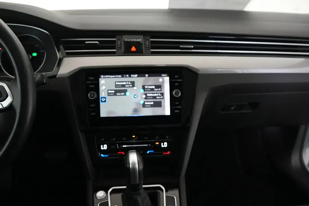 Volkswagen Passat Variant - Thumbnail 13