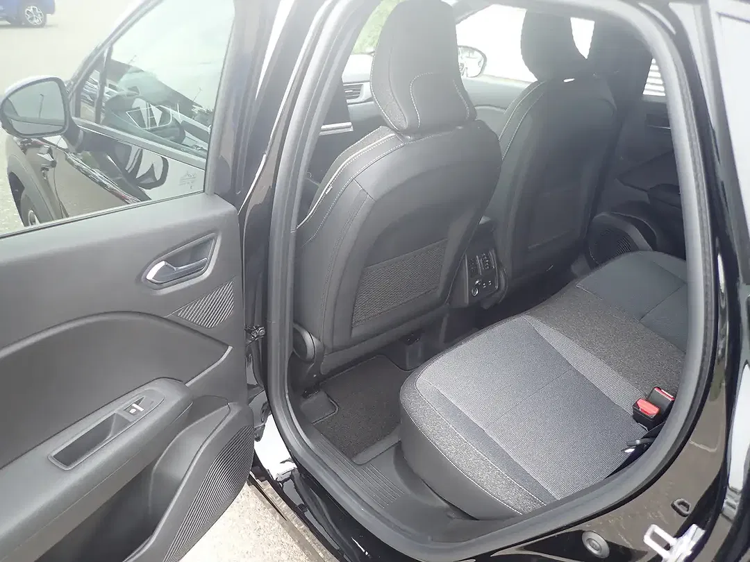 Renault Captur - Thumbnail 8