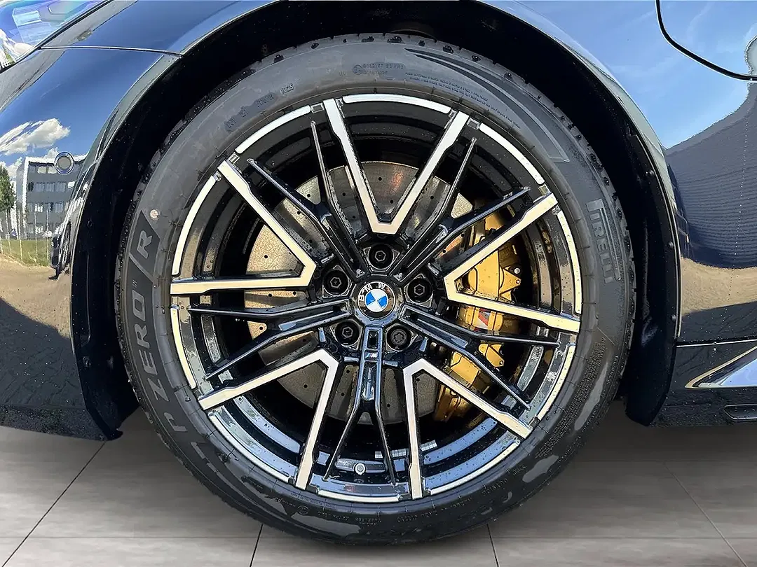 BMW M5 - Thumbnail 6