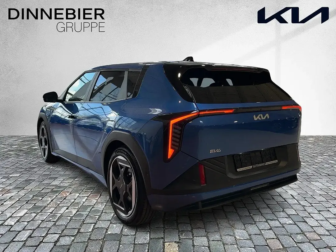 Kia EV4 - Thumbnail 2