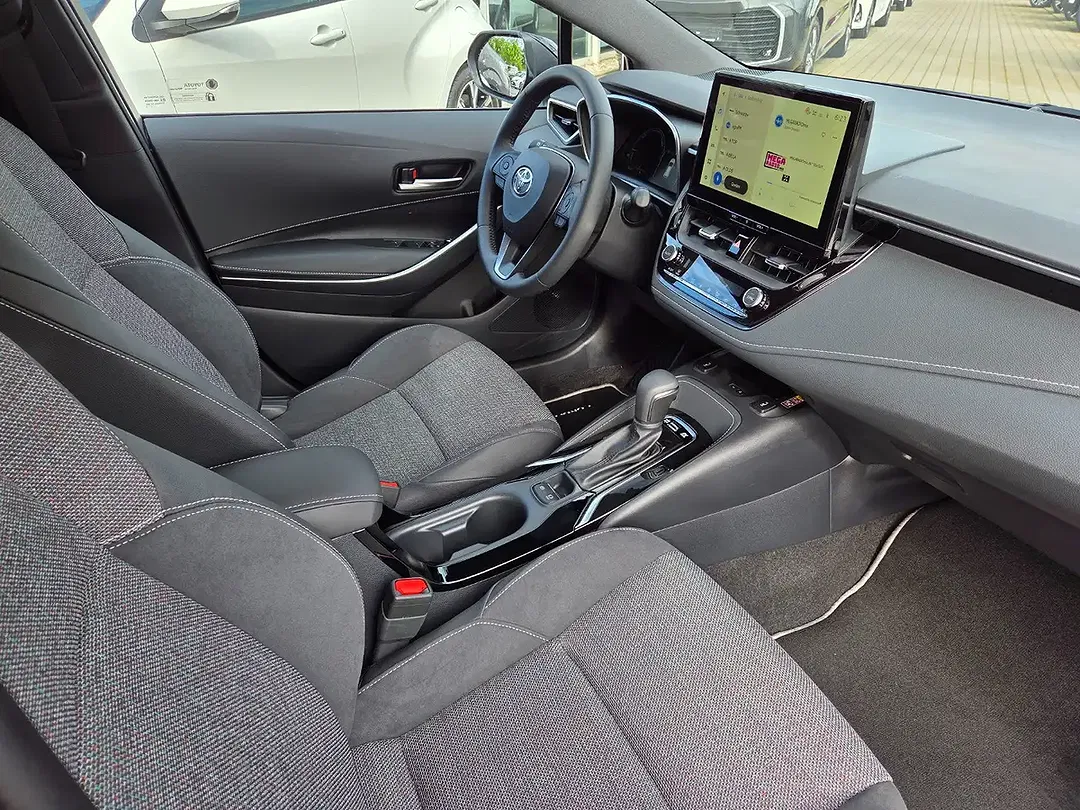 Toyota Corolla - Thumbnail 8