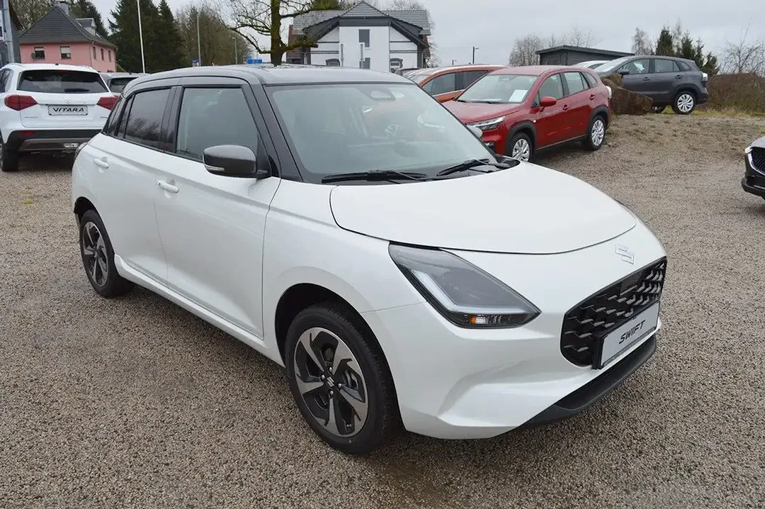 Suzuki Swift - Thumbnail 4