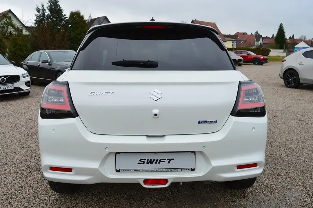 Suzuki Swift - Thumbnail 8