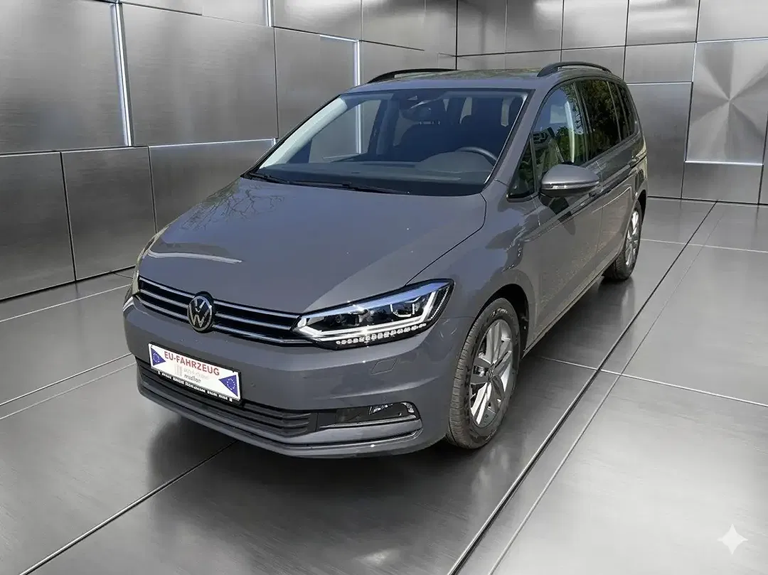 Volkswagen Touran - Thumbnail 1