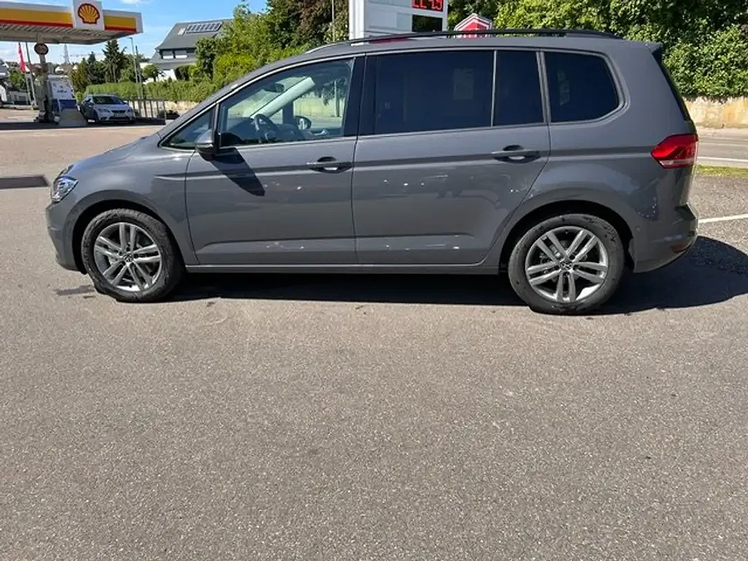 Volkswagen Touran - Thumbnail 11