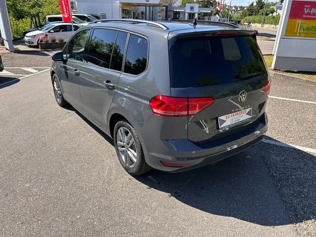 Volkswagen Touran - Thumbnail 12