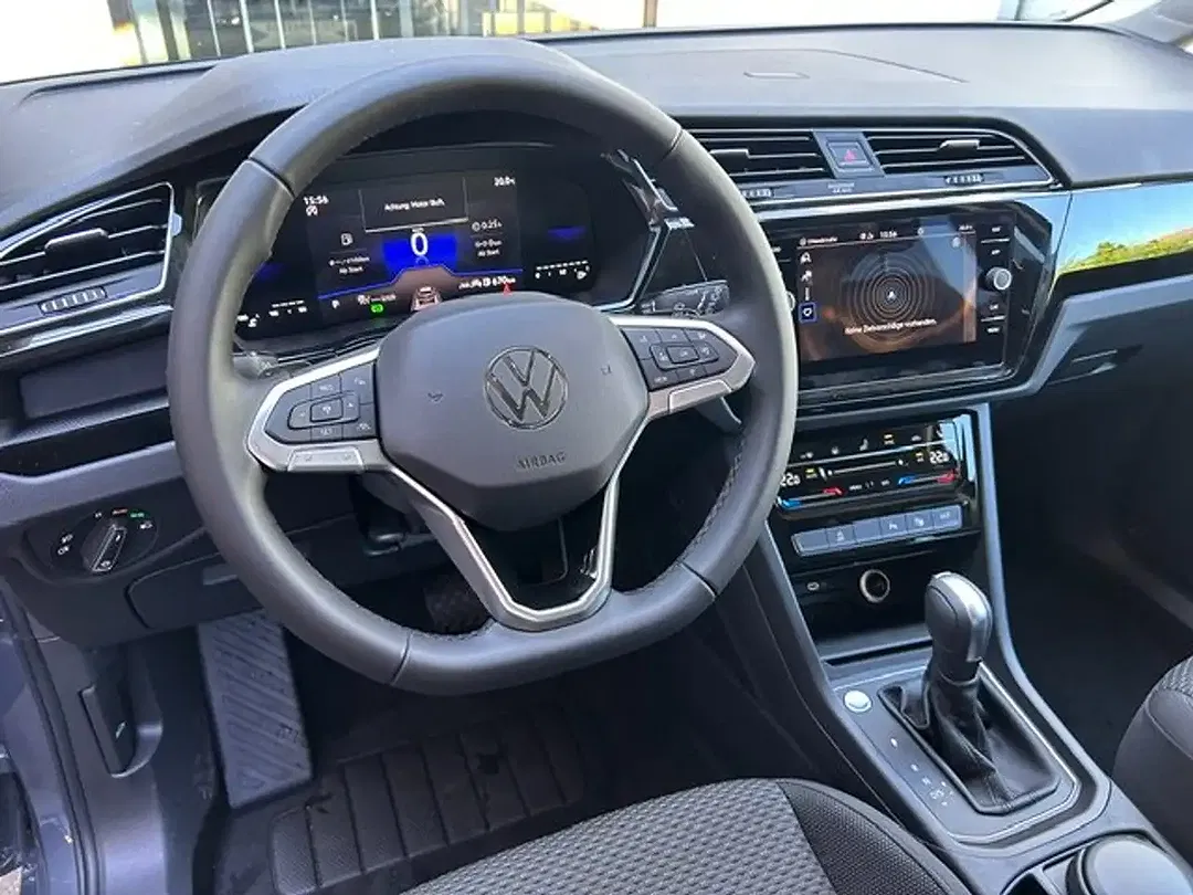 Volkswagen Touran - Thumbnail 6
