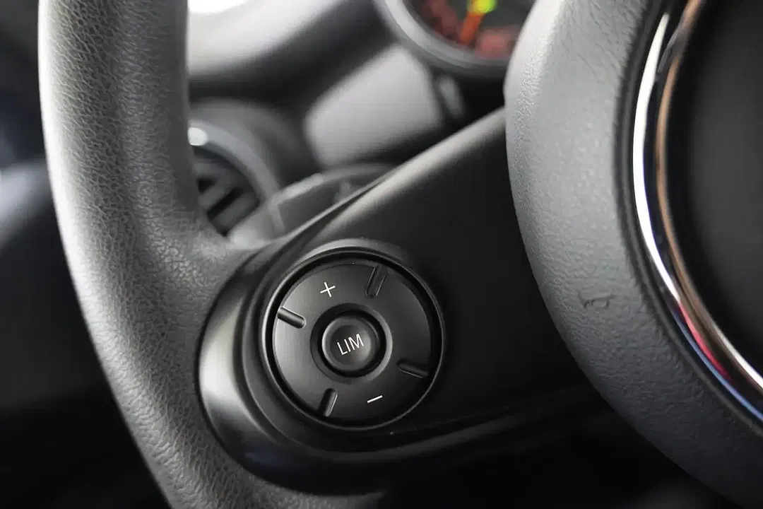 MINI One Cabrio - Thumbnail 15