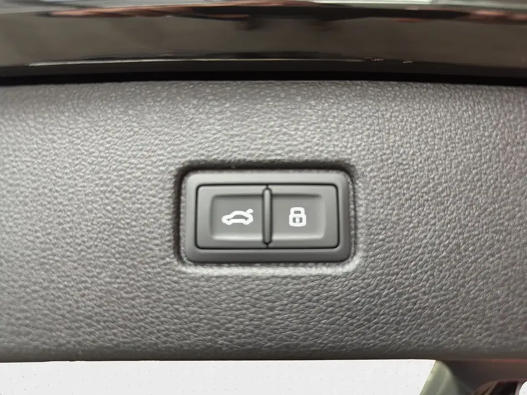 Audi Q7 - Thumbnail 13