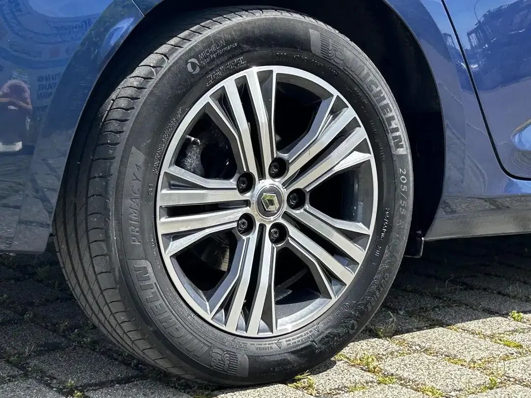 Renault Megane - Thumbnail 8