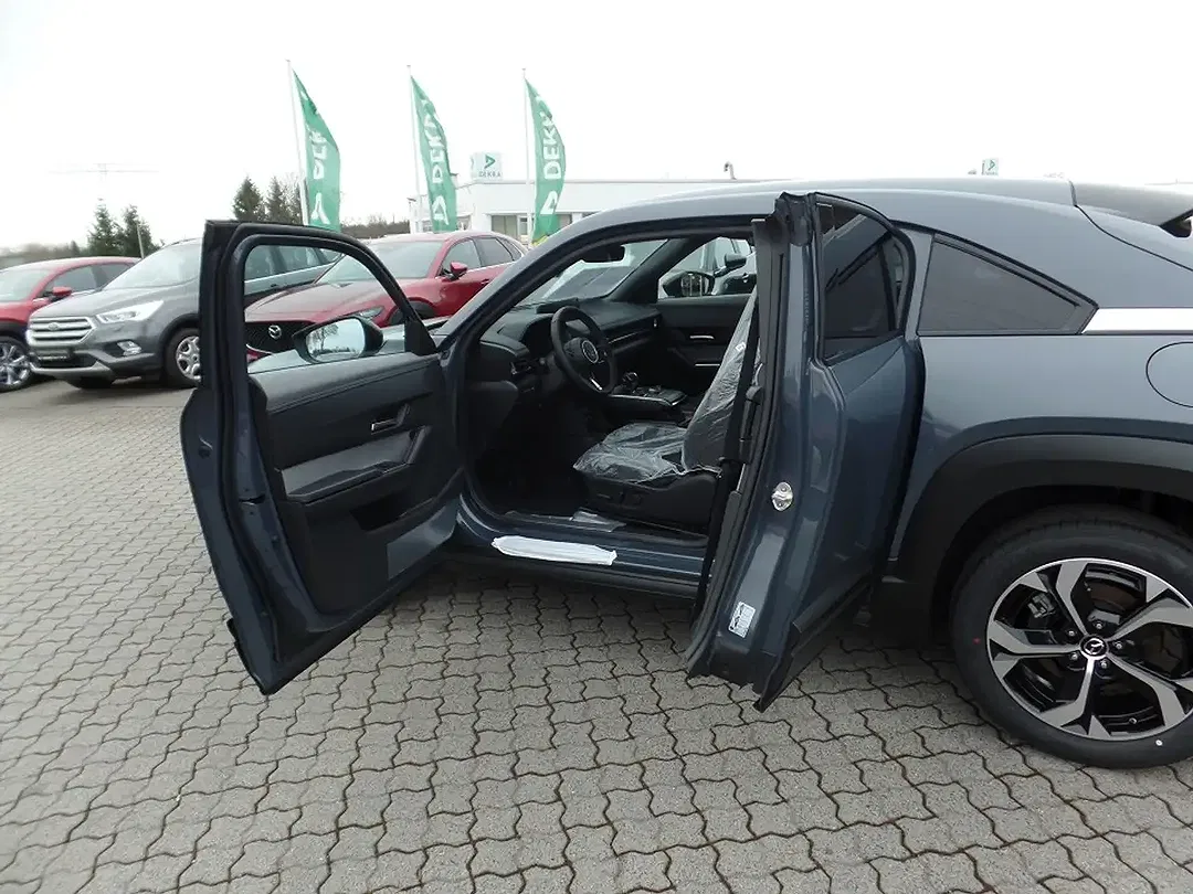 Mazda MX-30 - Thumbnail 9