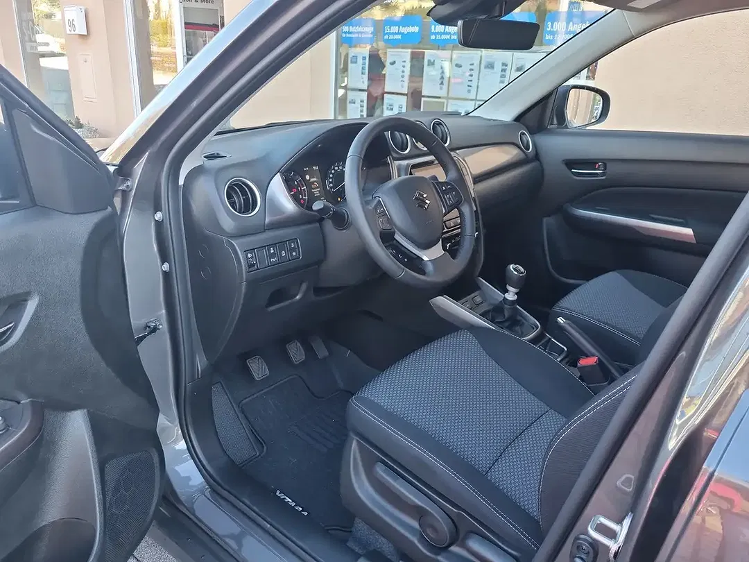 Suzuki Vitara - Thumbnail 13