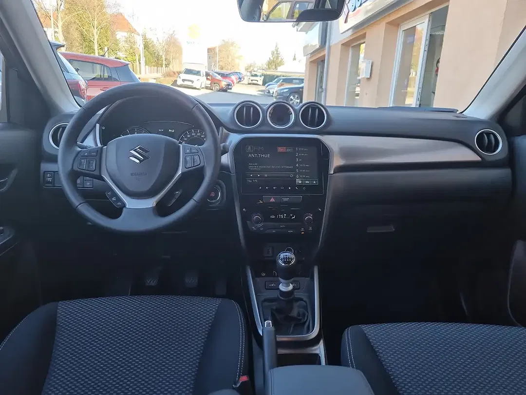Suzuki Vitara - Thumbnail 17