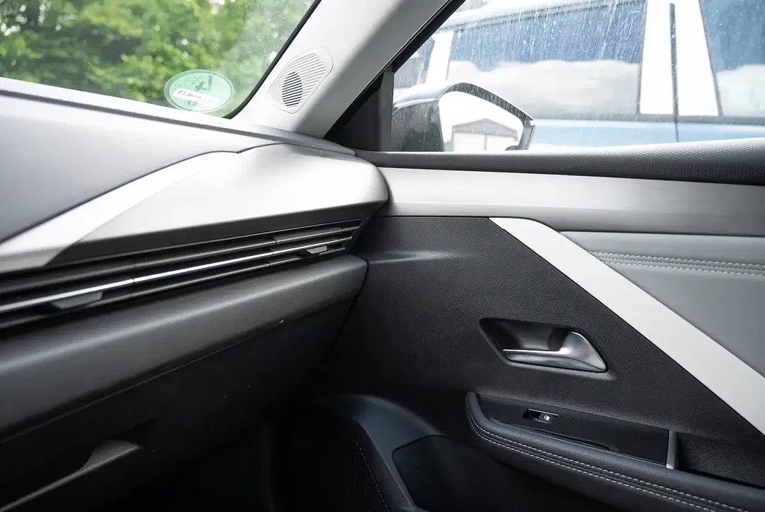 Opel Astra - Thumbnail 10