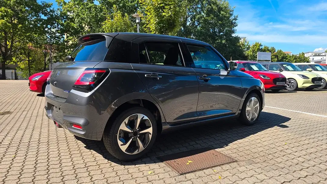 Suzuki Swift - Thumbnail 5
