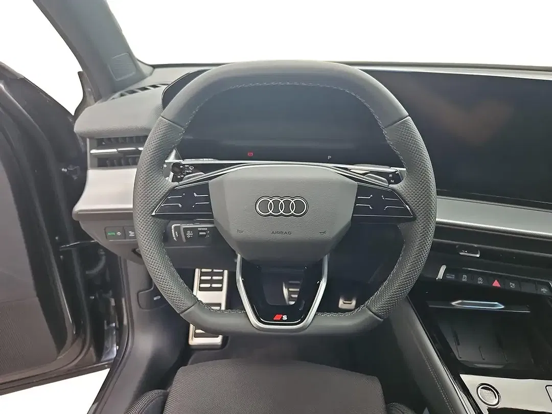 Audi Q3 - Thumbnail 12
