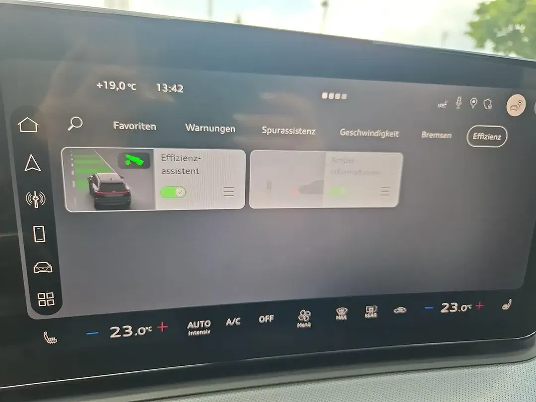 Audi Q3 - Thumbnail 25