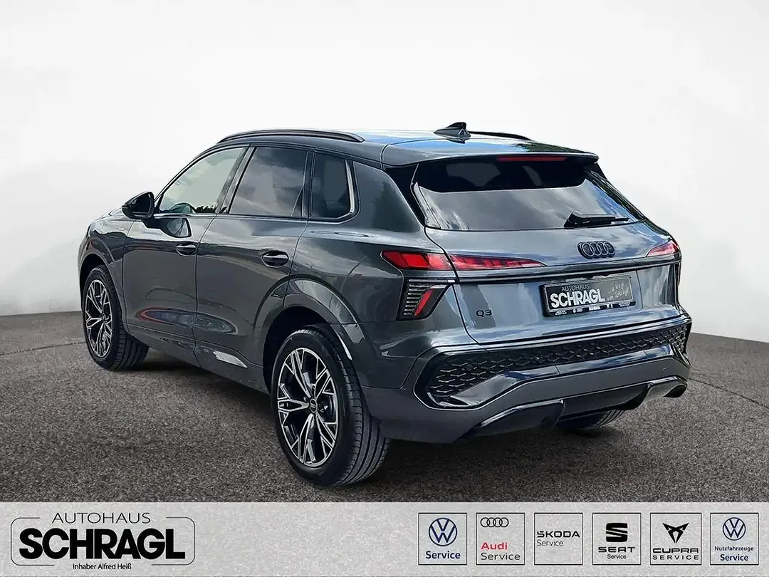 Audi Q3 - Thumbnail 3