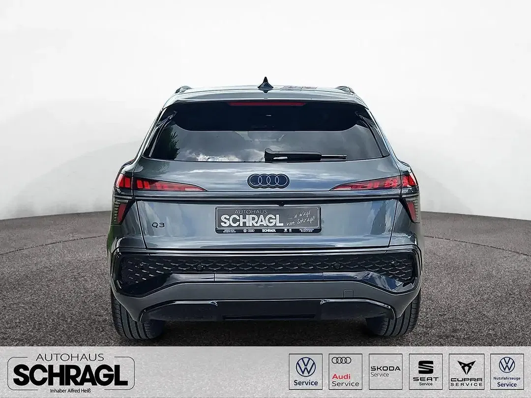 Audi Q3 - Thumbnail 4
