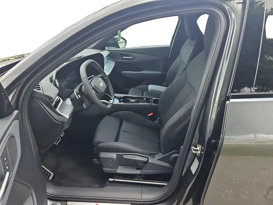 Audi Q3 - Thumbnail 9