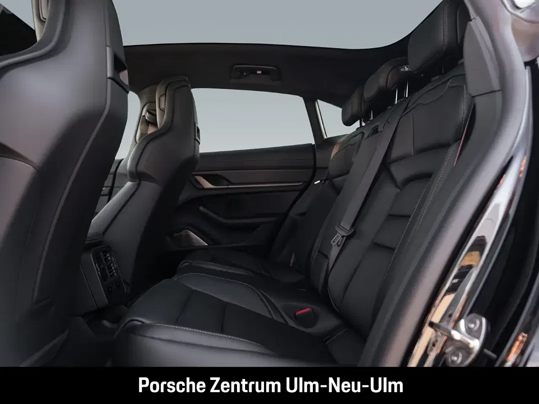 Porsche Taycan - Thumbnail 8