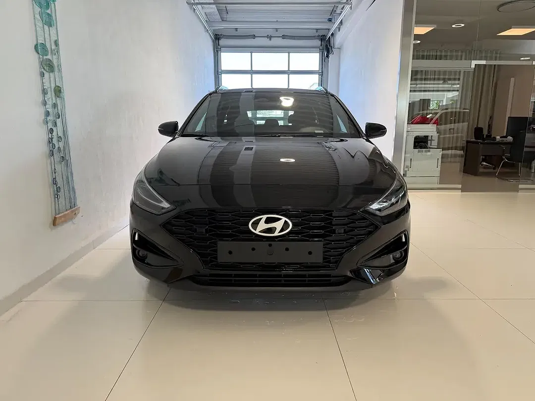 Hyundai i30 - Thumbnail 1
