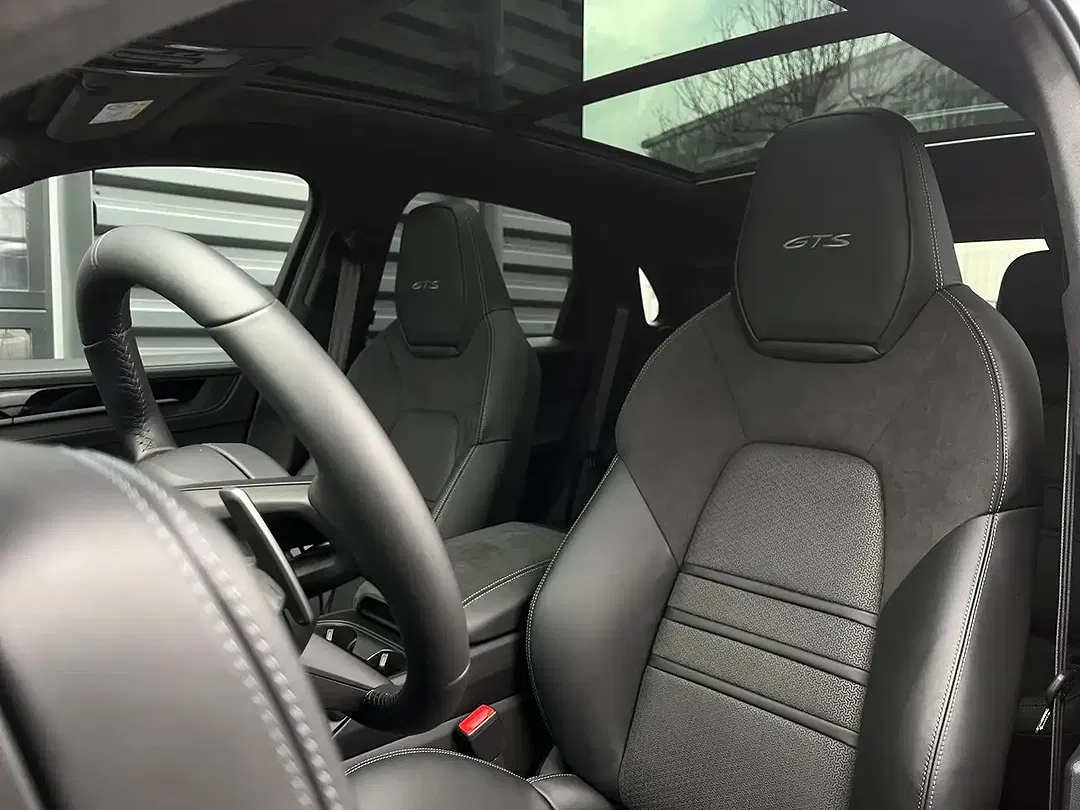 Porsche Cayenne - Thumbnail 5