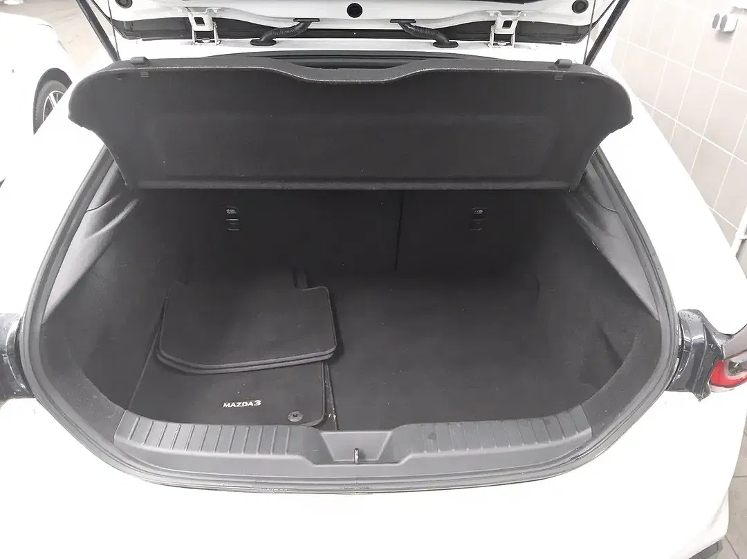 Mazda 3 - Thumbnail 10