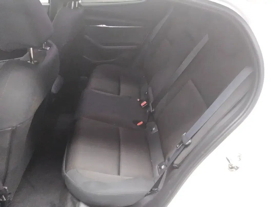 Mazda 3 - Thumbnail 11