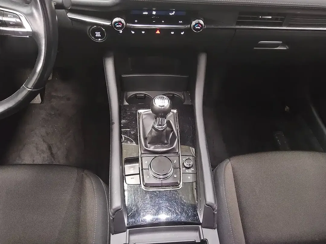 Mazda 3 - Thumbnail 5