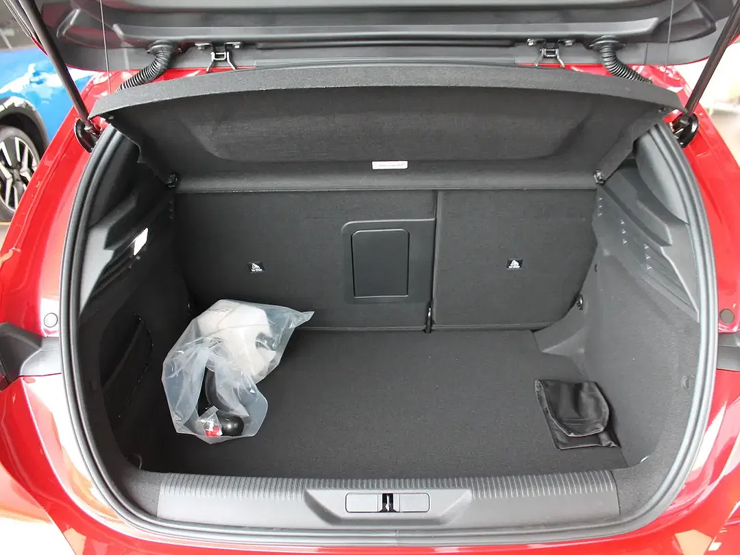 Peugeot 308 - Thumbnail 7